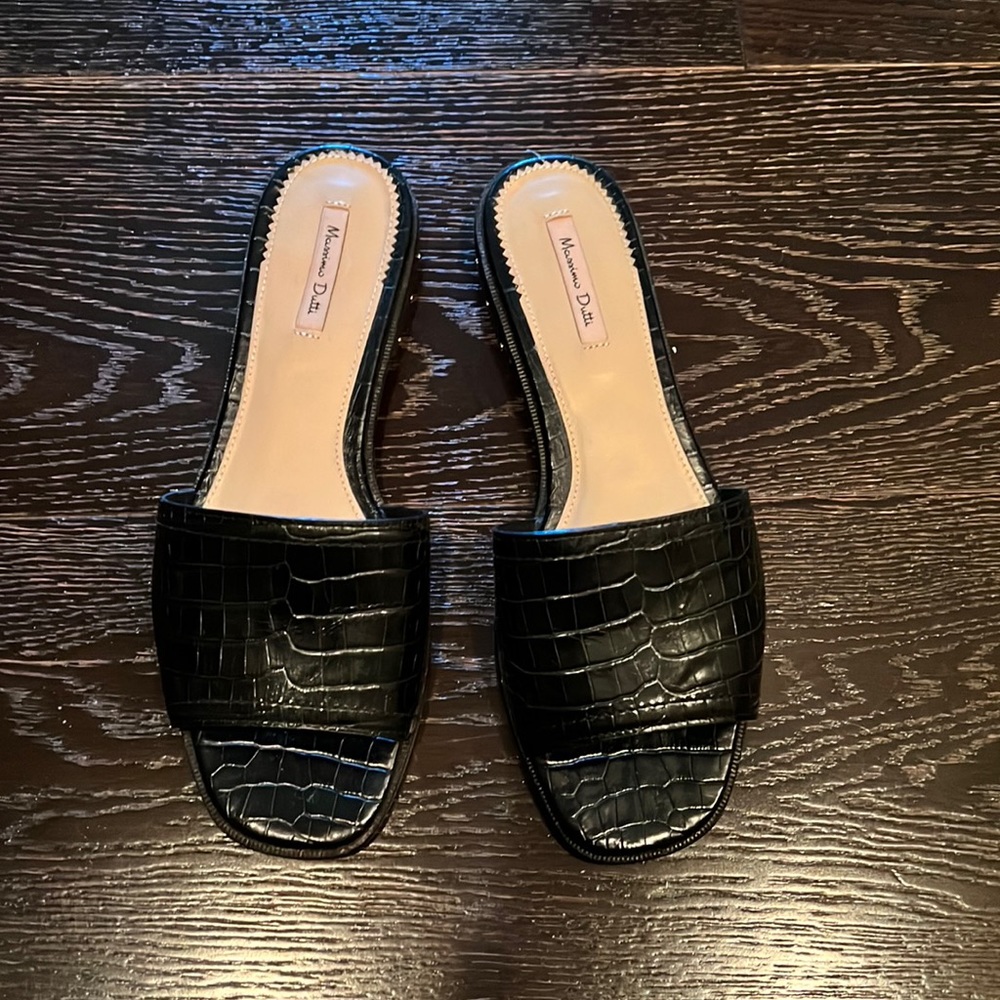 Massimo Dutti black sandals with gold studs